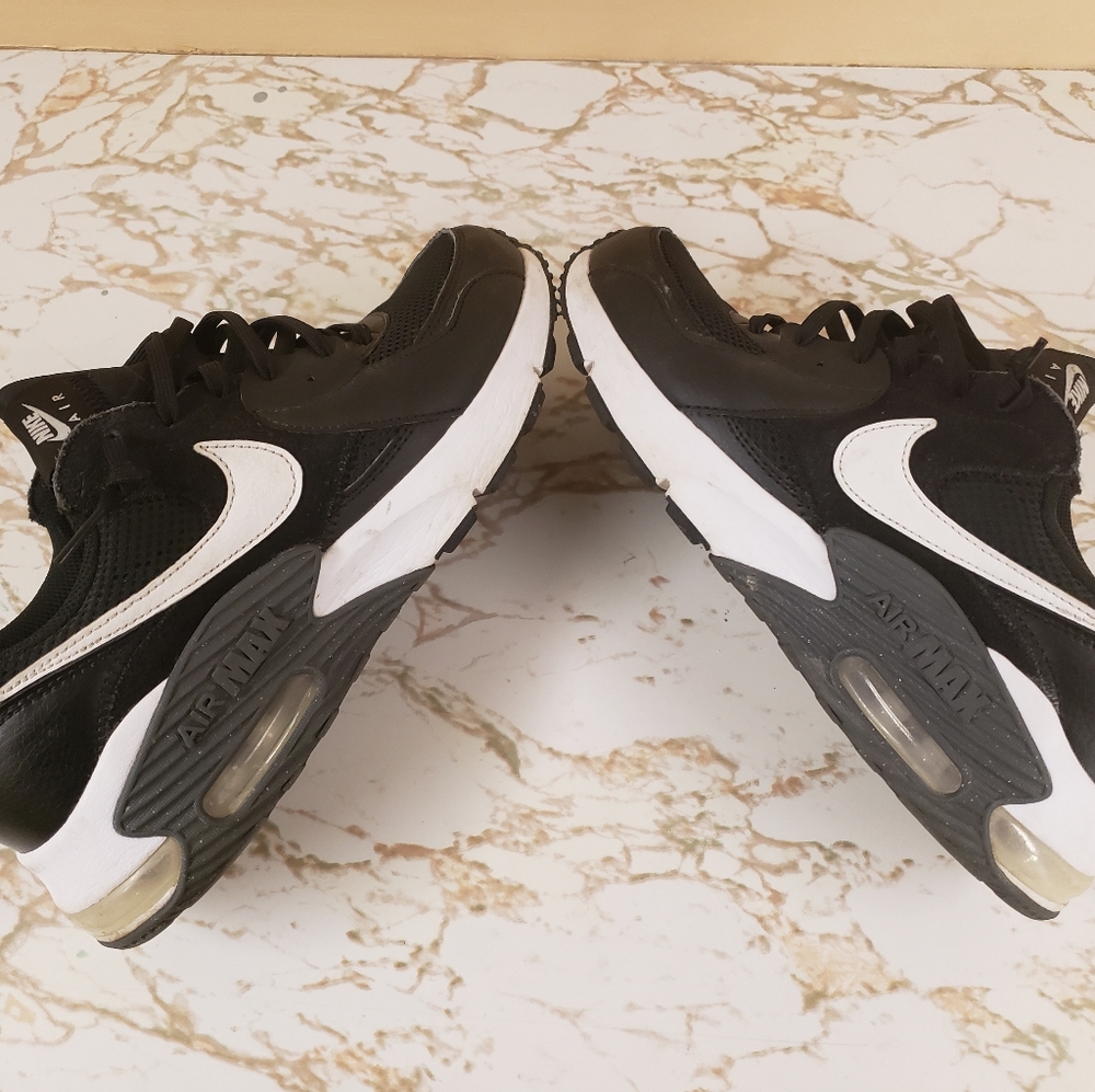 Black and white air max
